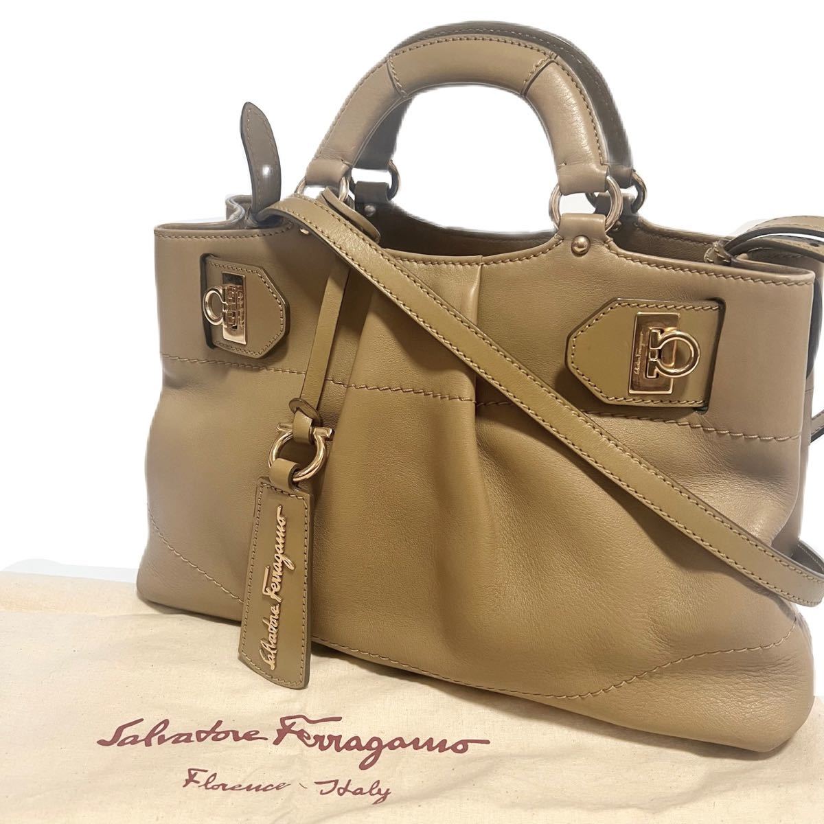 Salvatore Ferragamo フェラガモ 2wayバッグ レザー ショルダーバッグ