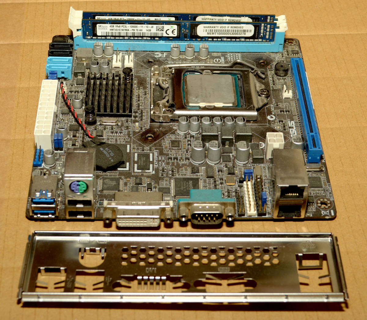 ASUSTeK ( ASUS )　P9D-I　LGA1150　/　Xeon E3-1220 V3　/　ECC メモリ 4GB x 2　8GB