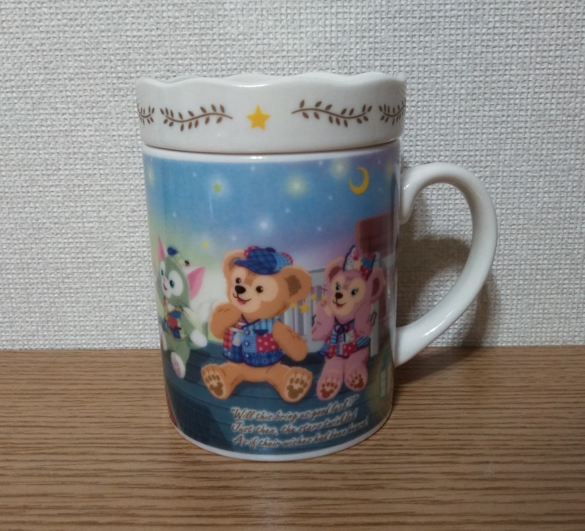 東京ディズニーシー　ダッフィー＆フレンズ　蓋付きマグカップ　15周年　Wishing Togetter　_画像1