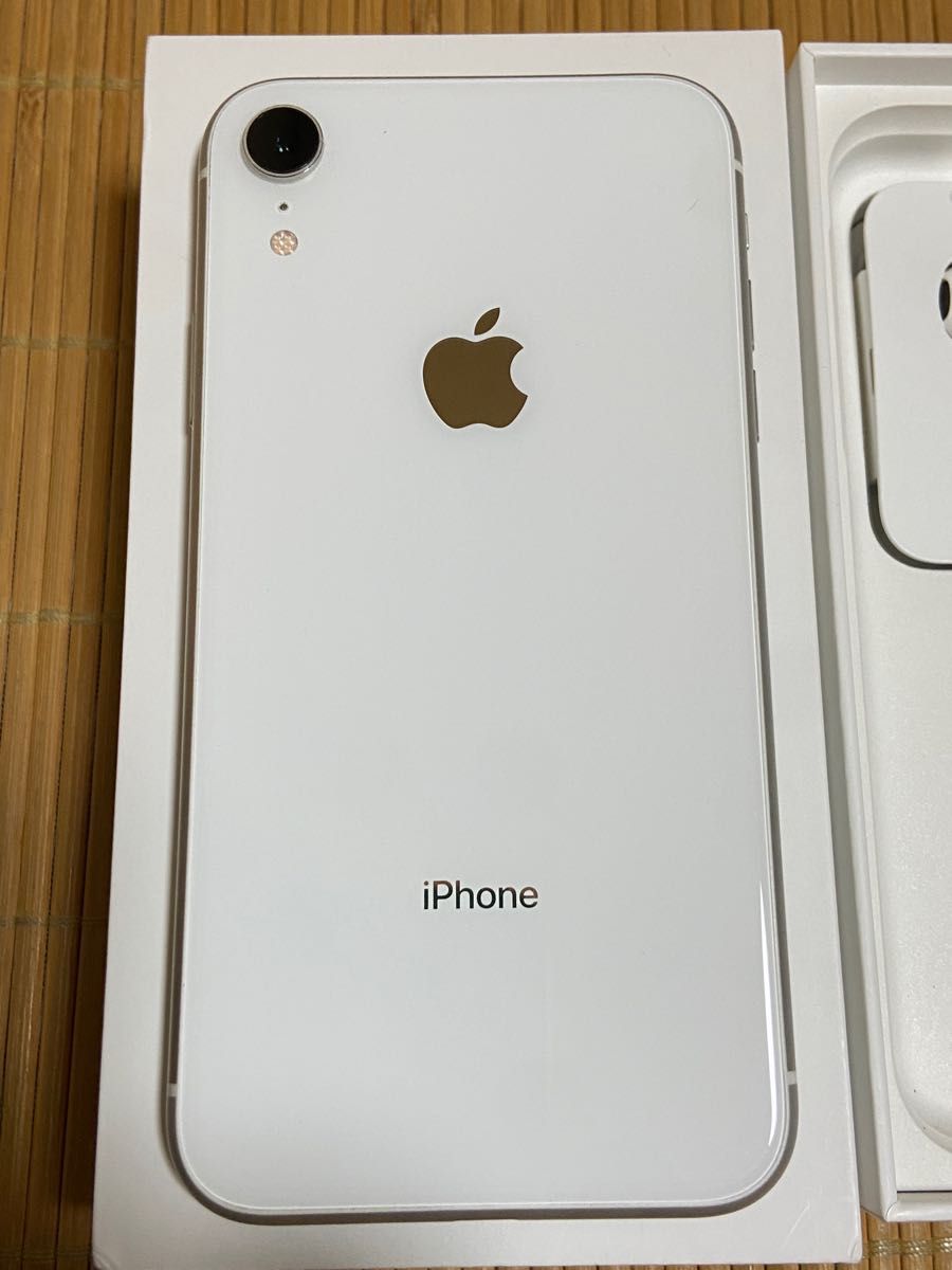 iPhone XR 64GBホワイト 本体-