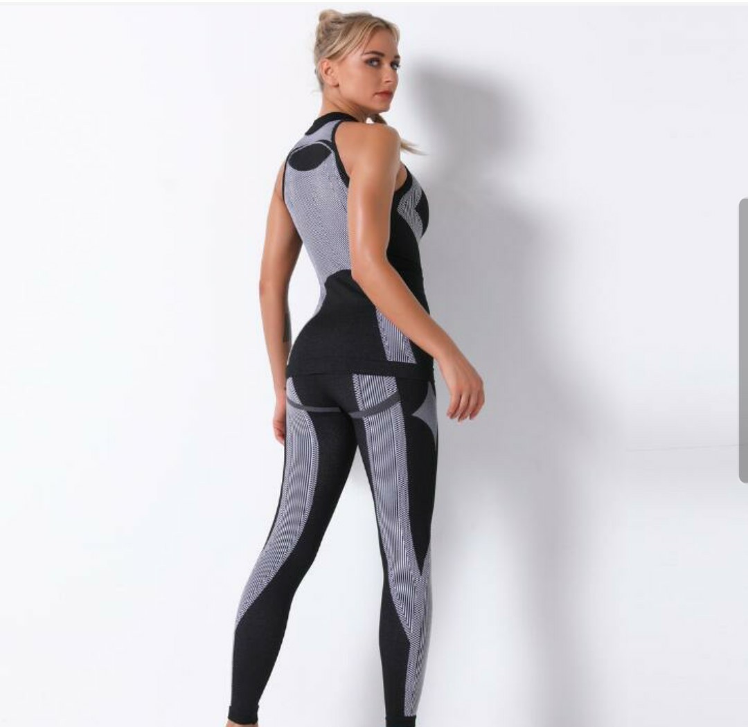  размер M выгодный комплект йога леггинсы фитнес одежда спорт одежда леггинсы длинные брюки рубашка верх и низ в комплекте yg744-13