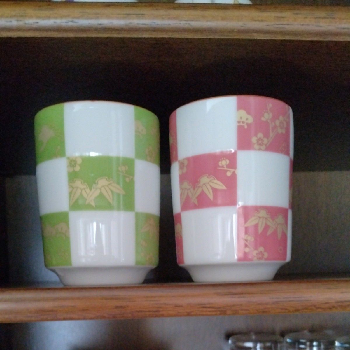 湯呑み　ペア　夫婦茶碗　グリーン系　ピンク系