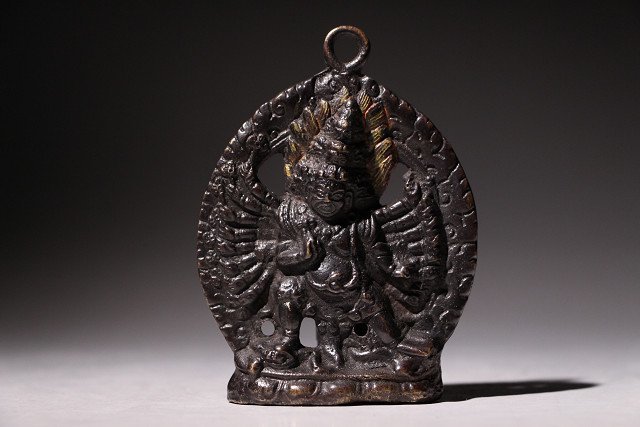 Yahoo!オークション - 博物館展示品 来歴有 1132 清時代 古銅仏装身具