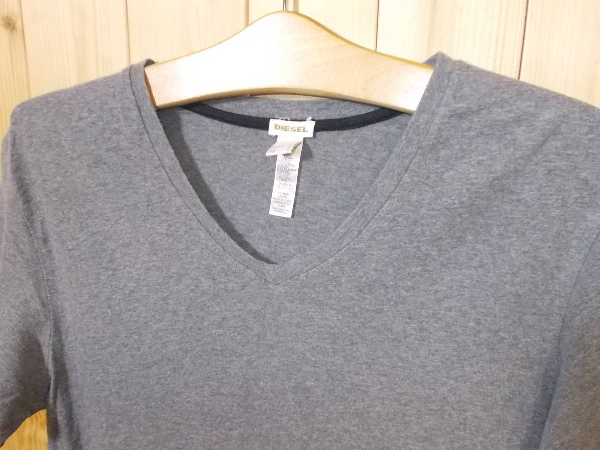 a355◆DIESEL VネックTシャツ◆サイズL グレー色 ディーゼル Vネック半袖Tシャツ コットンポリウレタン混紡 ゆうパケット発送 5Hの画像2