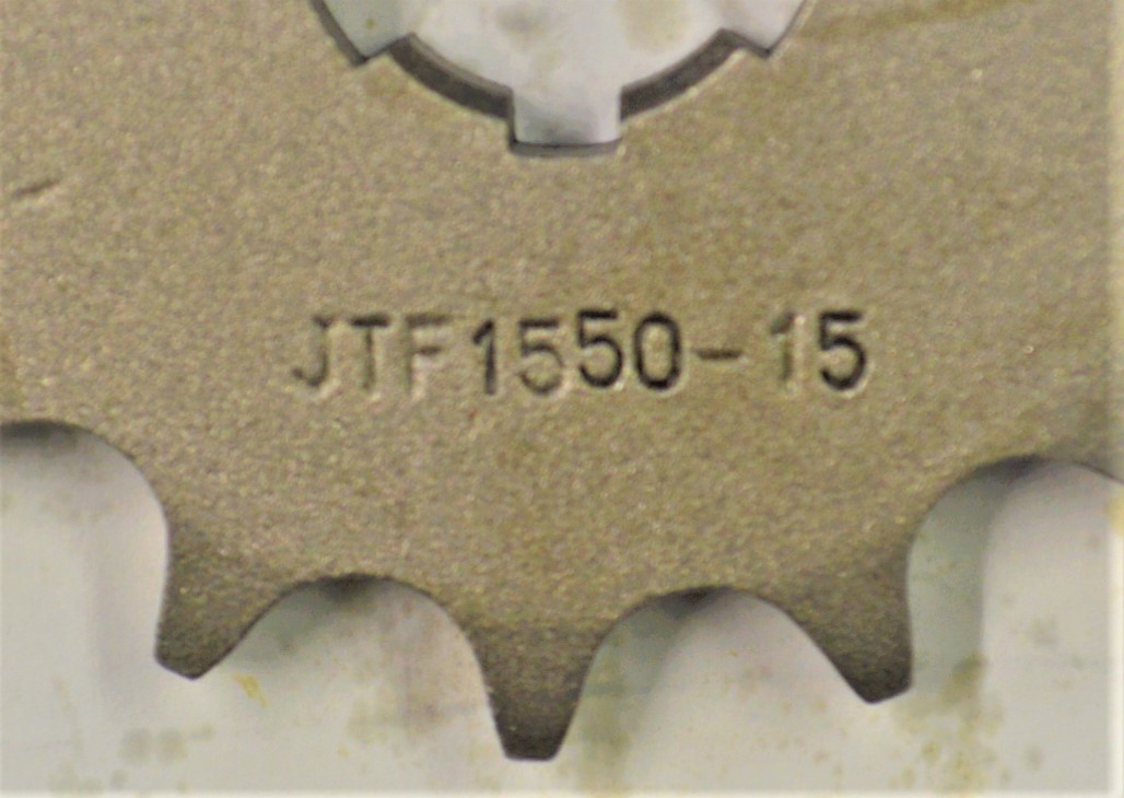 新品 JTF1550.15 Yamaha DT80 LC1 Germany83-84,DT80 LC1,LC2,105 Crypton R Greece / SE Asia97-00等フロントスプロケット15T_品名の刻印