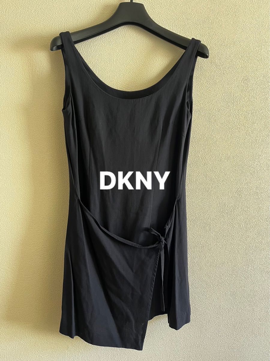 ダナキャランニューヨーク  DKNY ノースリーブ　サイドスリット