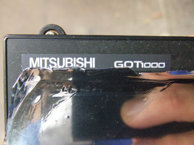 三菱　GOT1000シリーズ　表示器　GY1020　LBLW　RS-422ケーブル付属_画像2