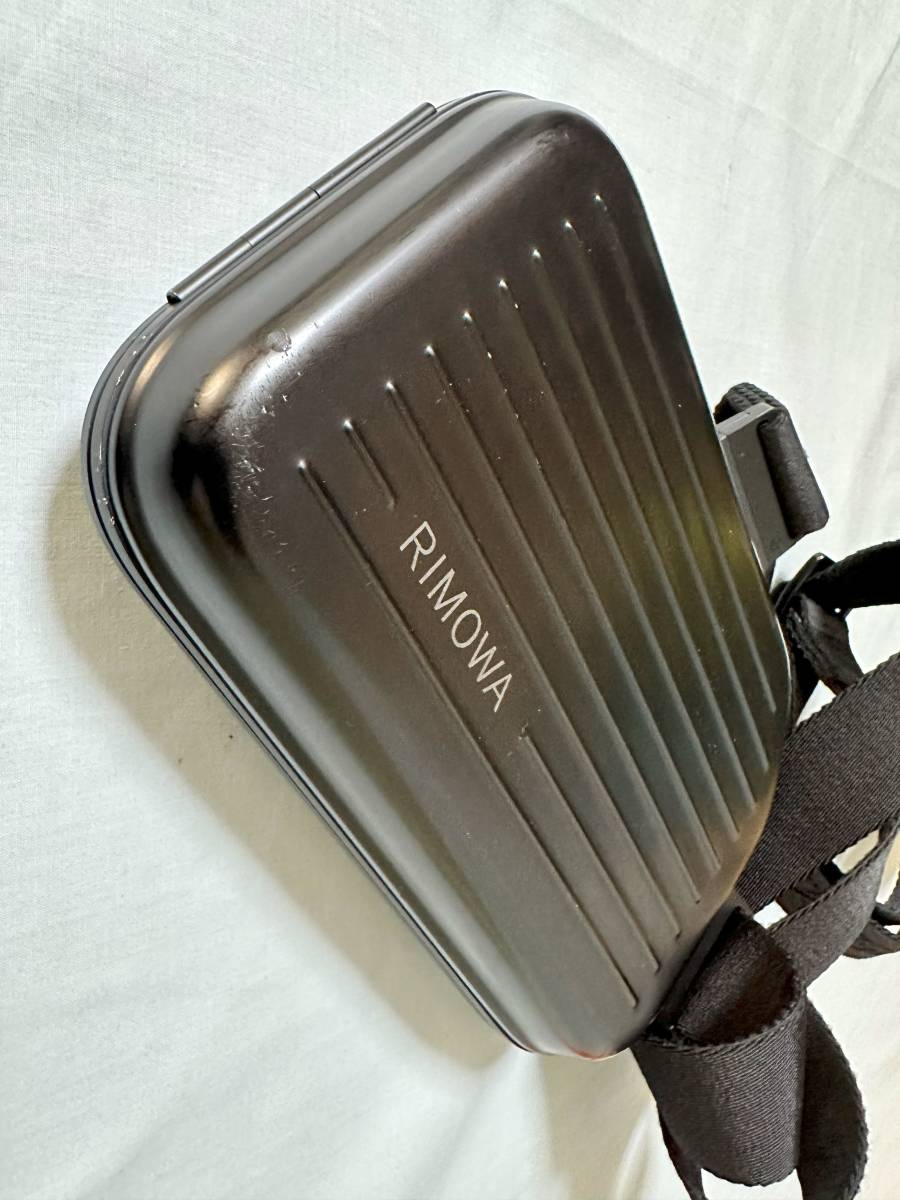 即決！Rimowa/リモワ PERSONAL - アルミニウム スリングクラッチ ボディバッグ　ショルダーバッグ_画像4