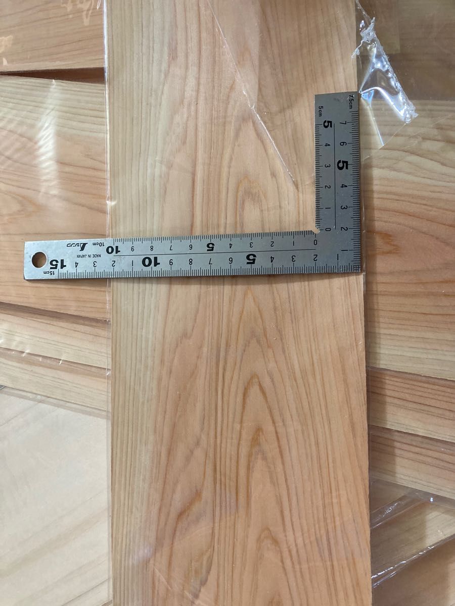 ヒノキの白木単板の端材　13枚白木　単板　3Mテープ付き　