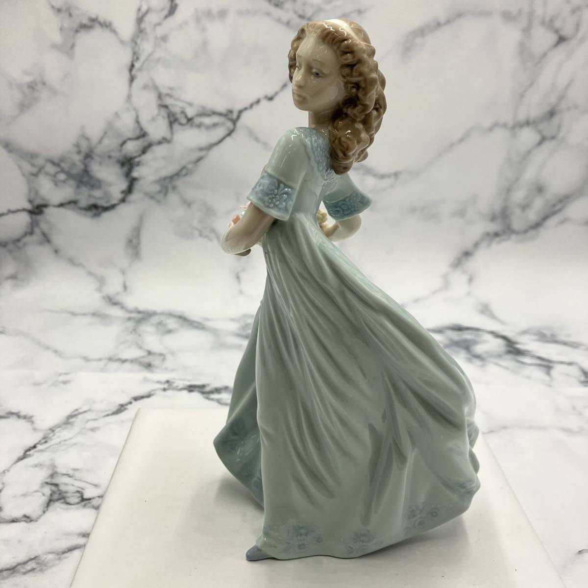 □【売り切り】LLADRO リヤドロ フィギュリン 6130 春のお庭にかえって