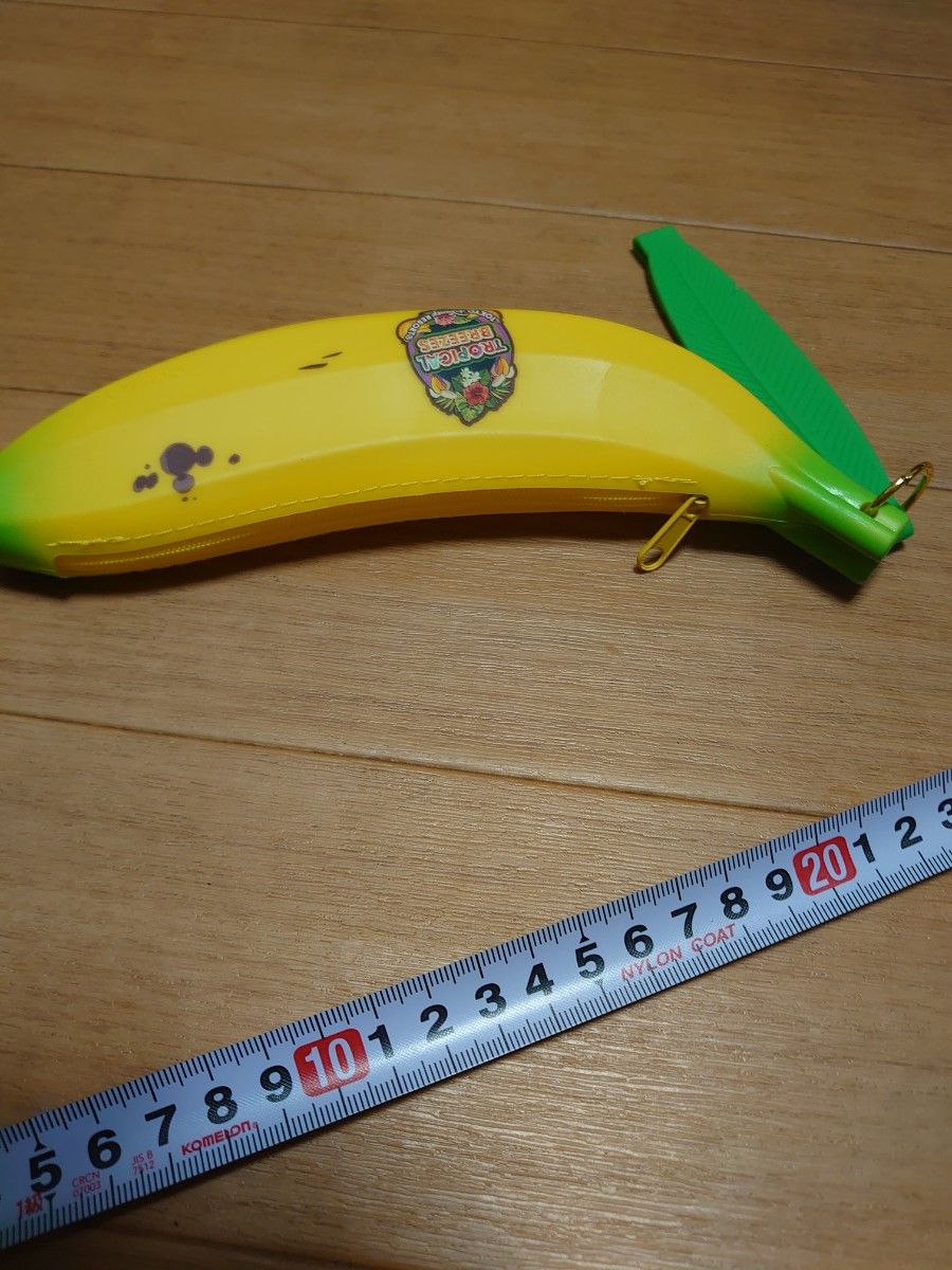 ディズニー　バナナ型ペンケース