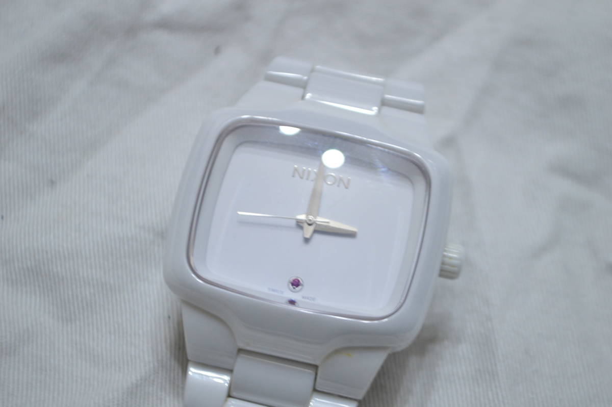 C285 中古 動作品 廃盤 NIXON ニクソン 本体のみ 腕時計 03104 セラミックプレイヤー B0 ホワイト オートマチック_画像1