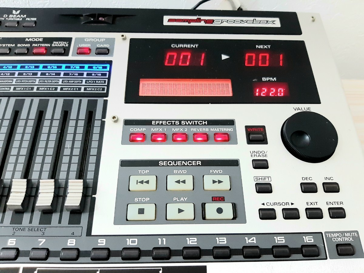 すぐ発送！お買い得！Roland MC-808 サンプリング グルーブボックス リズムマシン 音響機材 ローランド　動作品　中古品_画像4