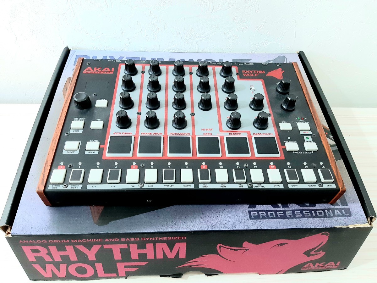  immediately shipping!. bargain!AKAI Akai Rhythm WOLF drum machine rhythm machine analogue machine adaptor lack of 