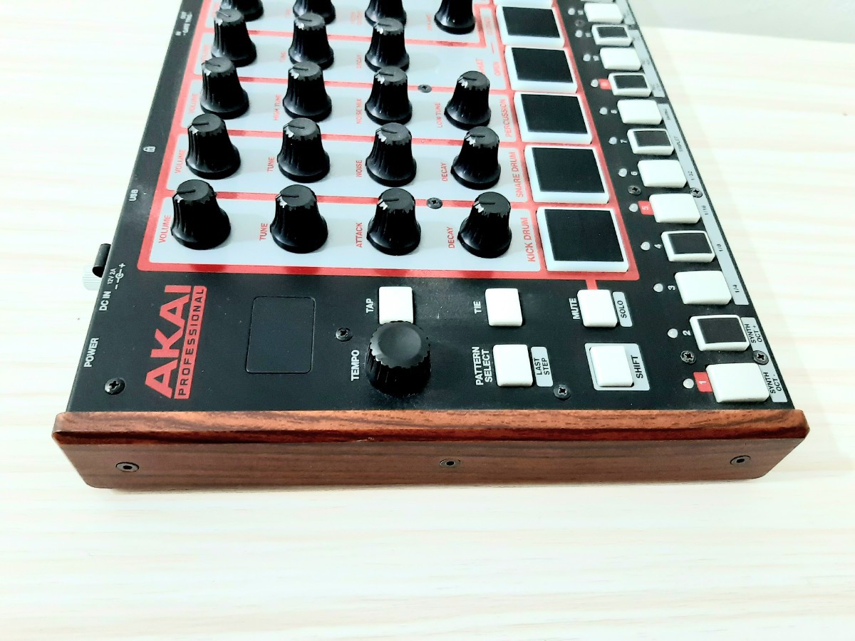  immediately shipping!. bargain!AKAI Akai Rhythm WOLF drum machine rhythm machine analogue machine adaptor lack of 