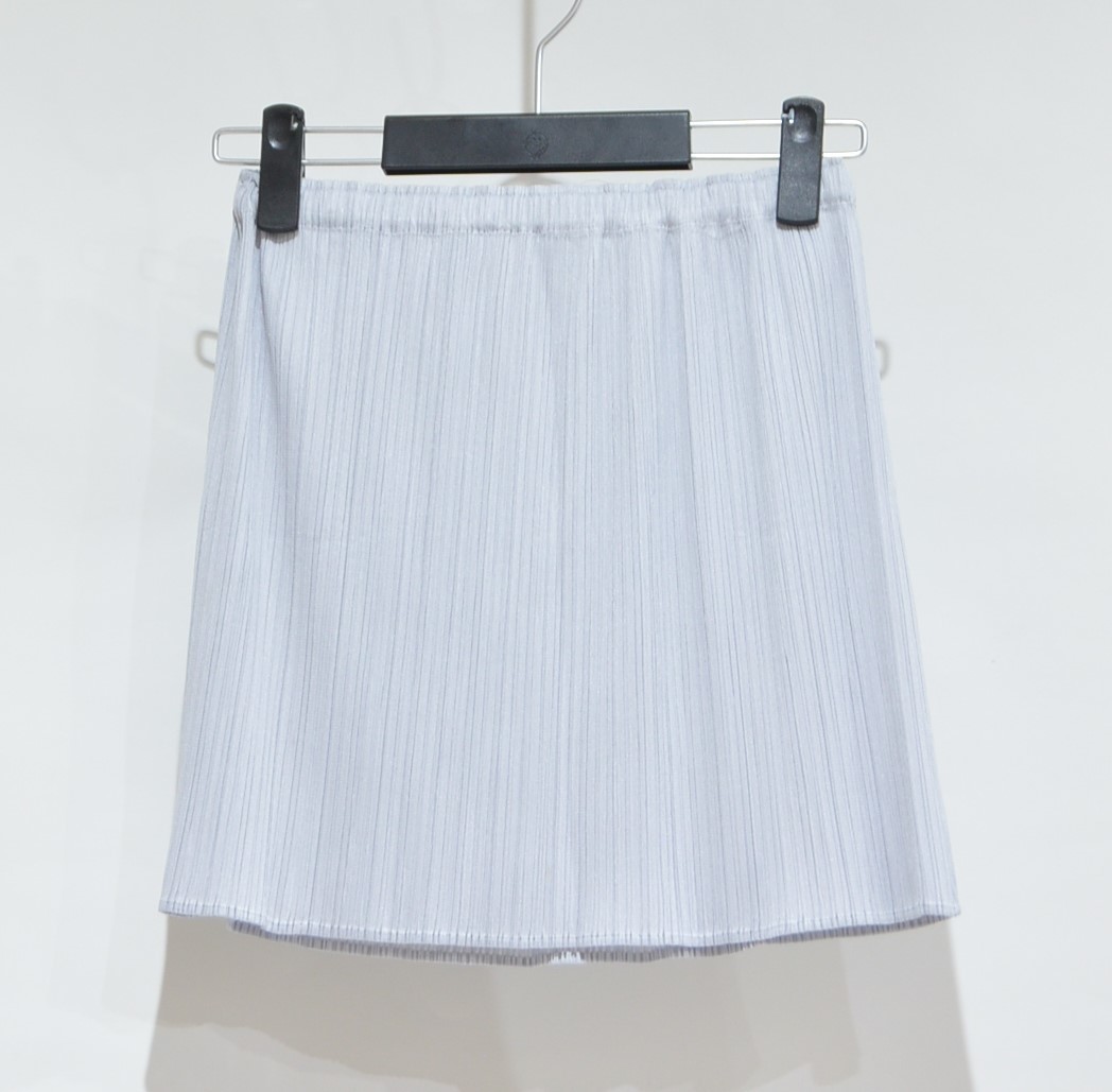 PLEATS PLEASE ISSEY MIYAKE プリーツプリーズ イッセイミヤケ ミニ スカート ブルーグレー系 Y-320563の画像1