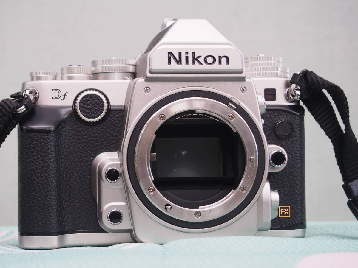 極美品が格安で揃う　Nikon Df,Nikon標準、望遠レンズ3本、Fotopro三脚など 2