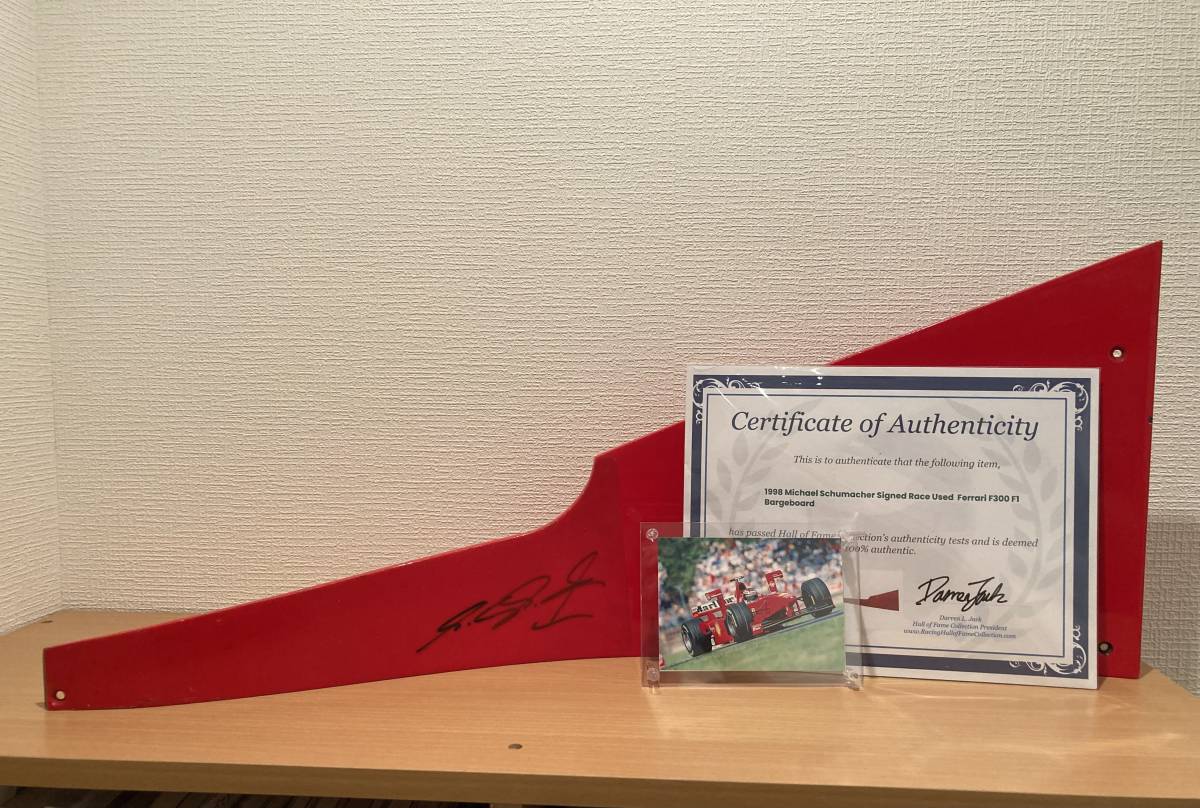 驚きの安さ ☆フェラーリF1実使用&直筆サイン&鑑定書☆ フェラーリ
