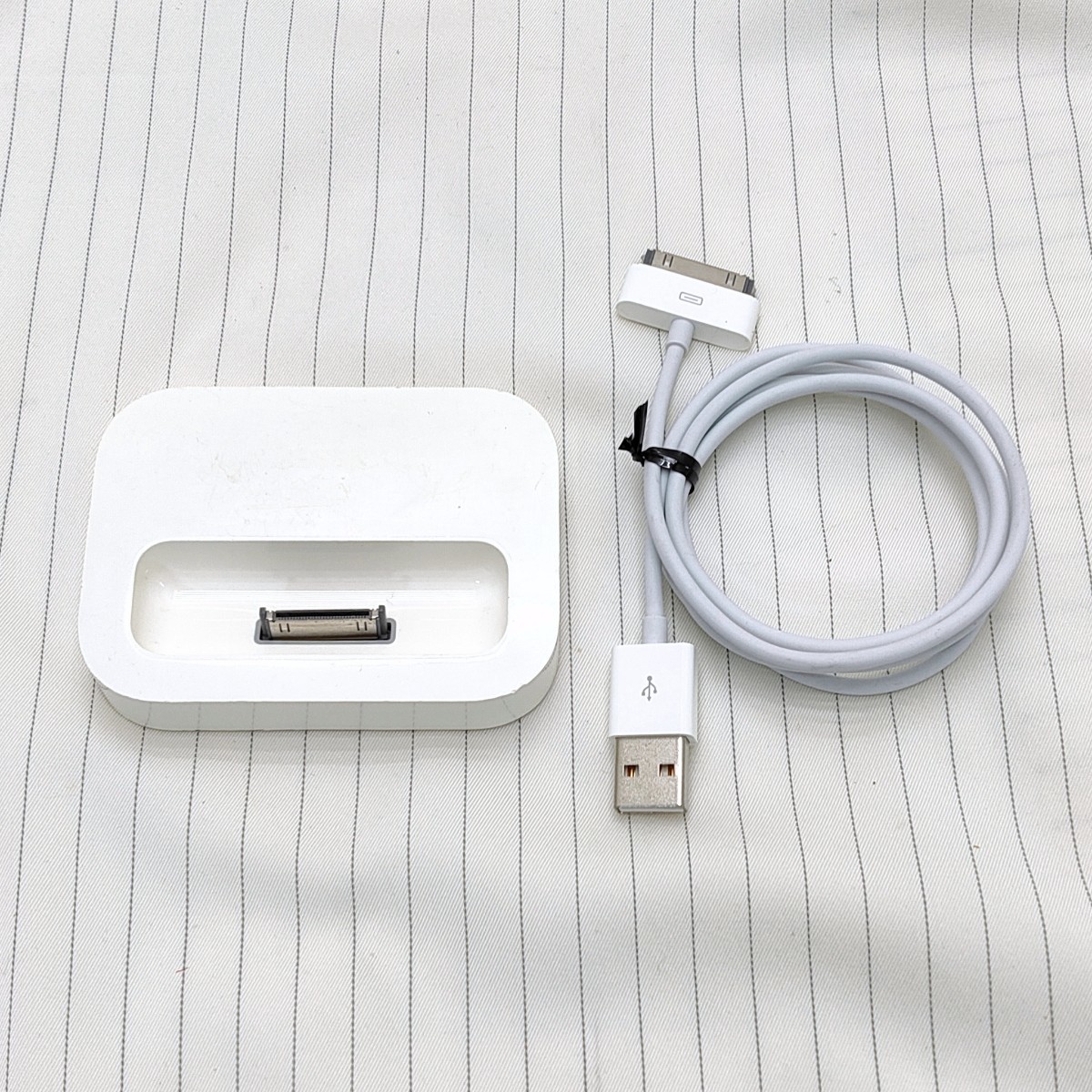 Apple 純正 iPod 第3世代(2003) 充電Dock Dockケーブル付き/動作品