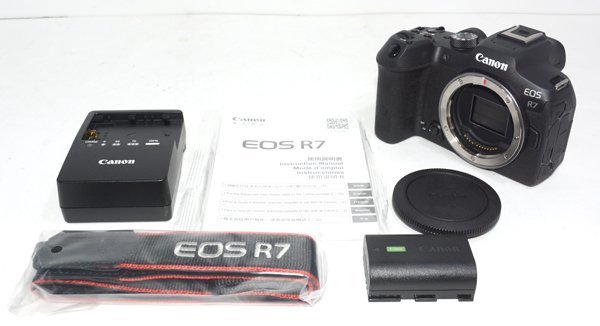 お気に入り】 ☆極美品！Canon キャノン EOS R7 ミラーレス一眼 カメラ