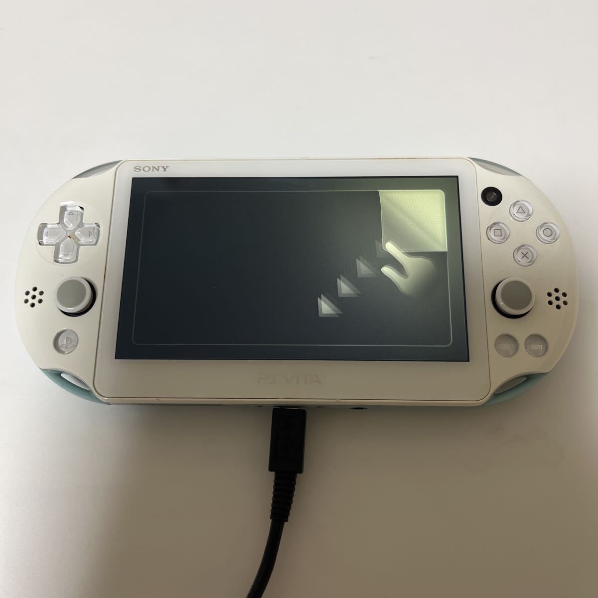 人気新品入荷 動作確認済み　PS Vita PCH-2000 PlayStation Vita ライトブルー　本体　ケーブル　廃盤　希少品　SONY PS Vita本体