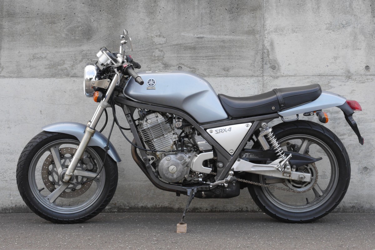 Ямаха срх. Yamaha SRX 400. Yamaha SRX 400 Custom. Yamaha srx400 1991. Yamaha SRX 400 кастом.