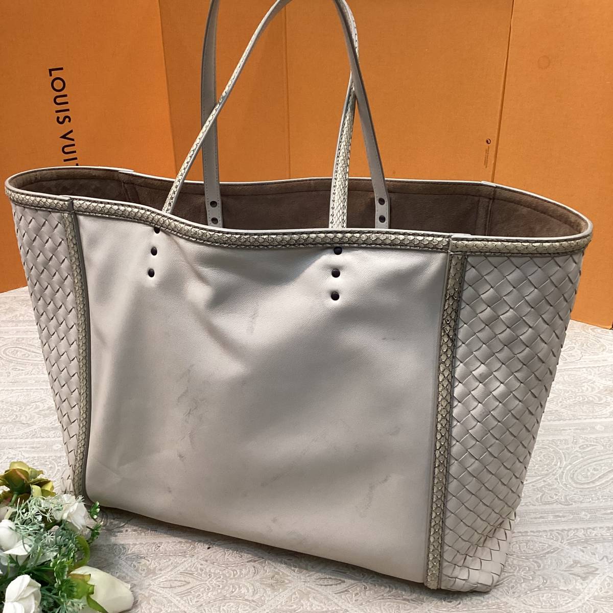 新作モデル BOTTEGA VENETA ボッテガヴェネタ トートバッグ ベージュ