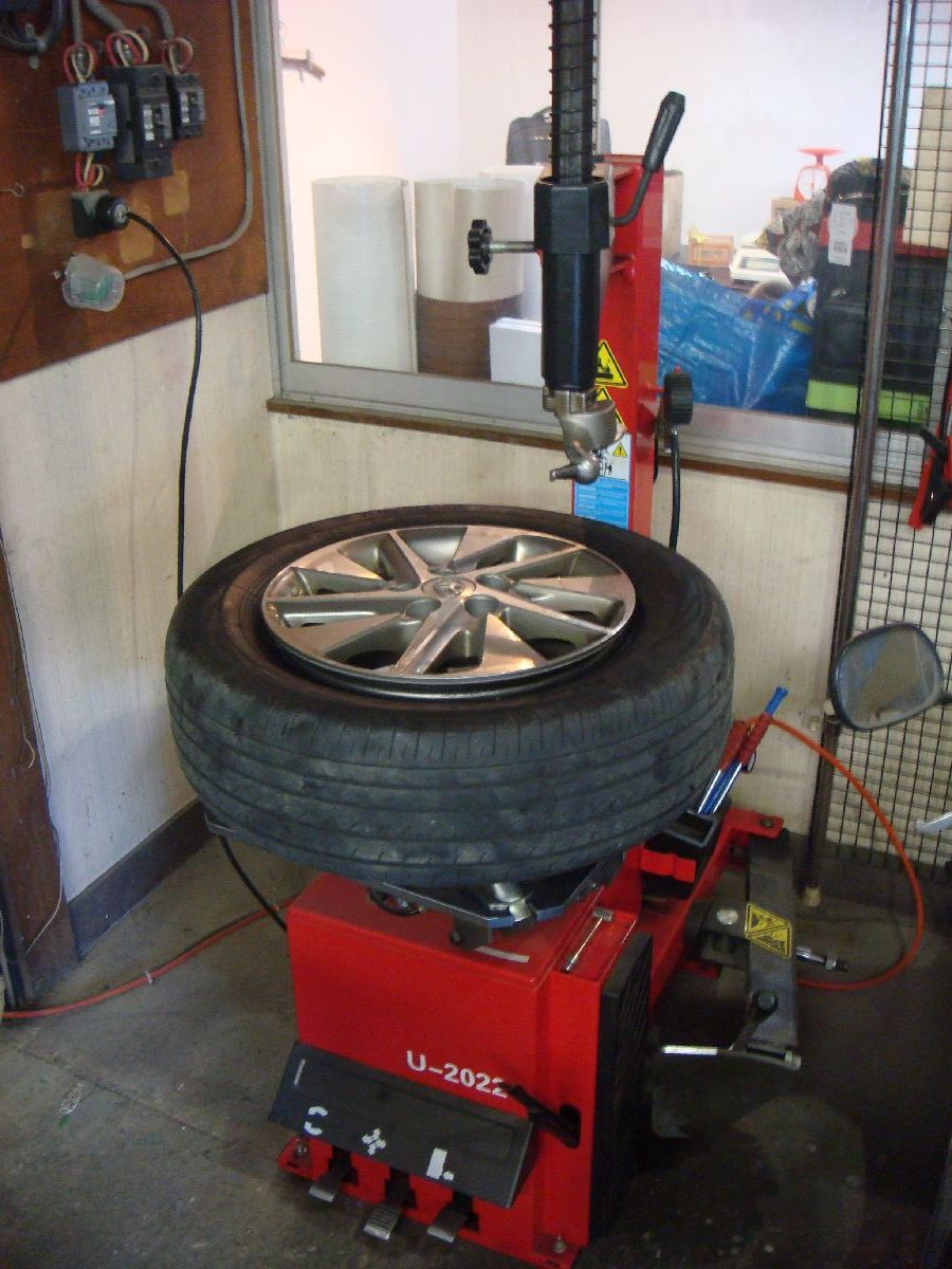  Saitama day height rental tire changer 500 jpy / 2 ps bringing tire exchange DIY bring-your-own Ame car imported car 