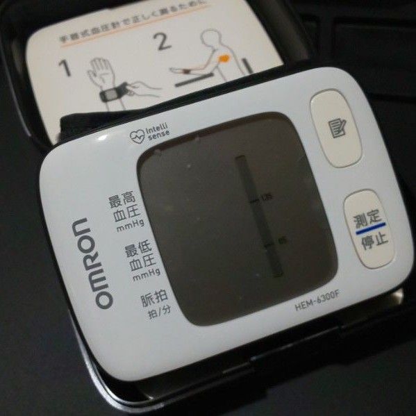 OMRON オムロン 手首式血圧計 HEM6300F 　NFC通信(USB受信機付き)　ホワイト　Windows11