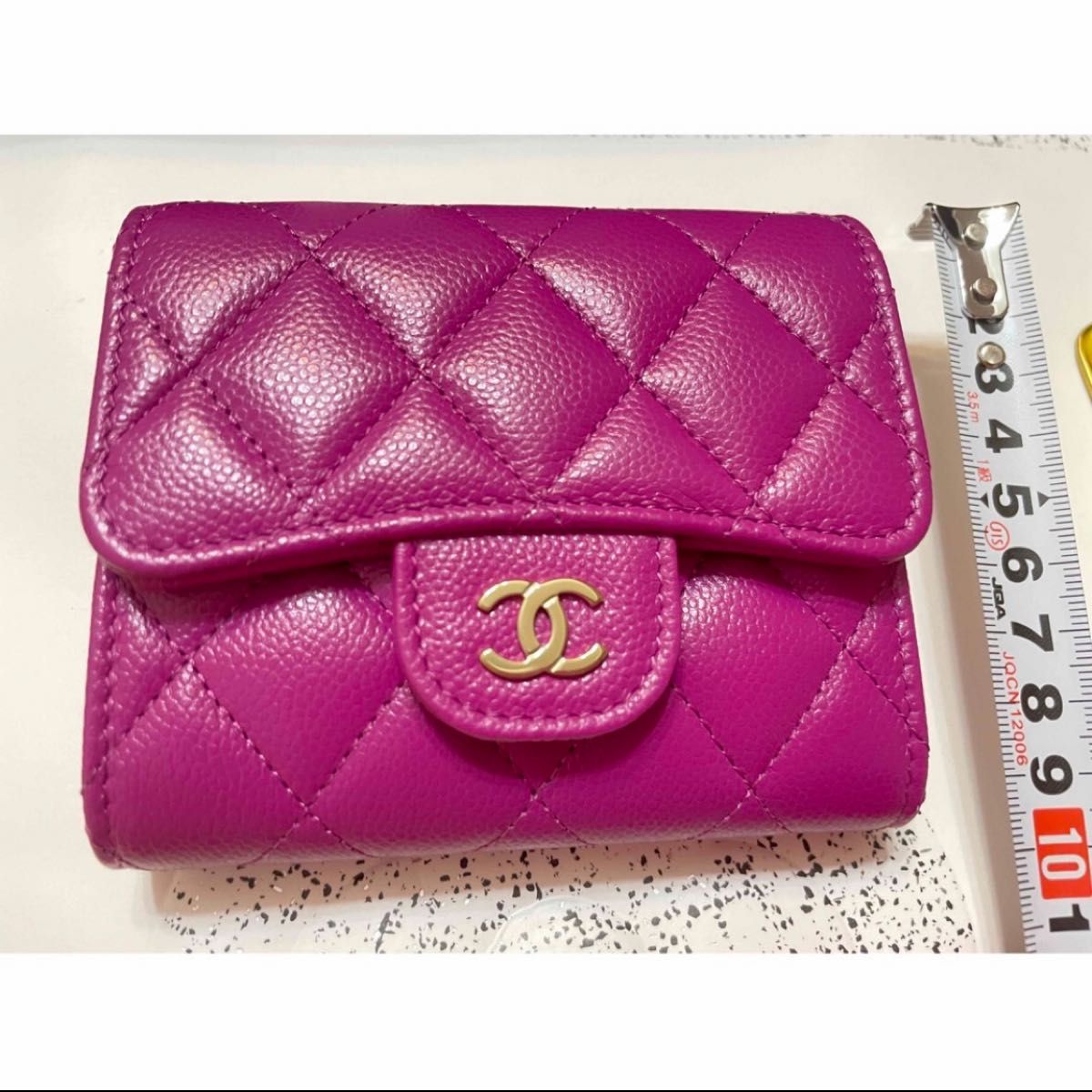 【正規品】　CHANEL シャネル　ミニ財布　ココマーク　パープル　三つ折り財布　新作　新品　未使用　限定　完売品　キャビアスキン