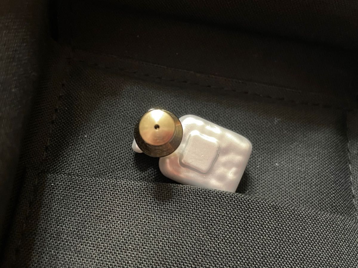 正規品】 CHANEL シャネル ピンブローチ ブローチ ホワイト 白 正規品】 CHANEL シャネル ピンブローチ ブローチ ホワイト 白