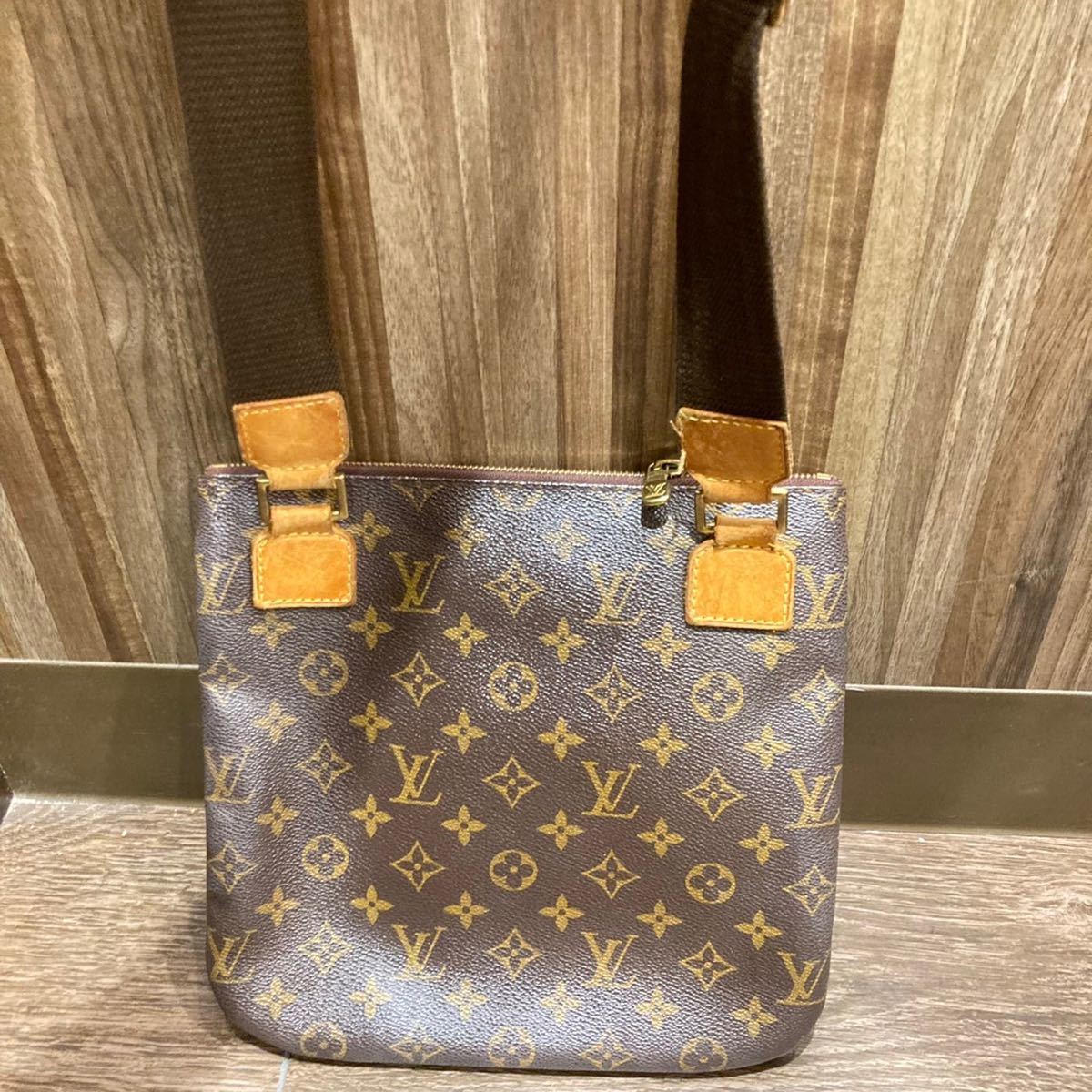 LOUIS VUITTON ルイヴィトン バッグ ポシェット ボスフォール