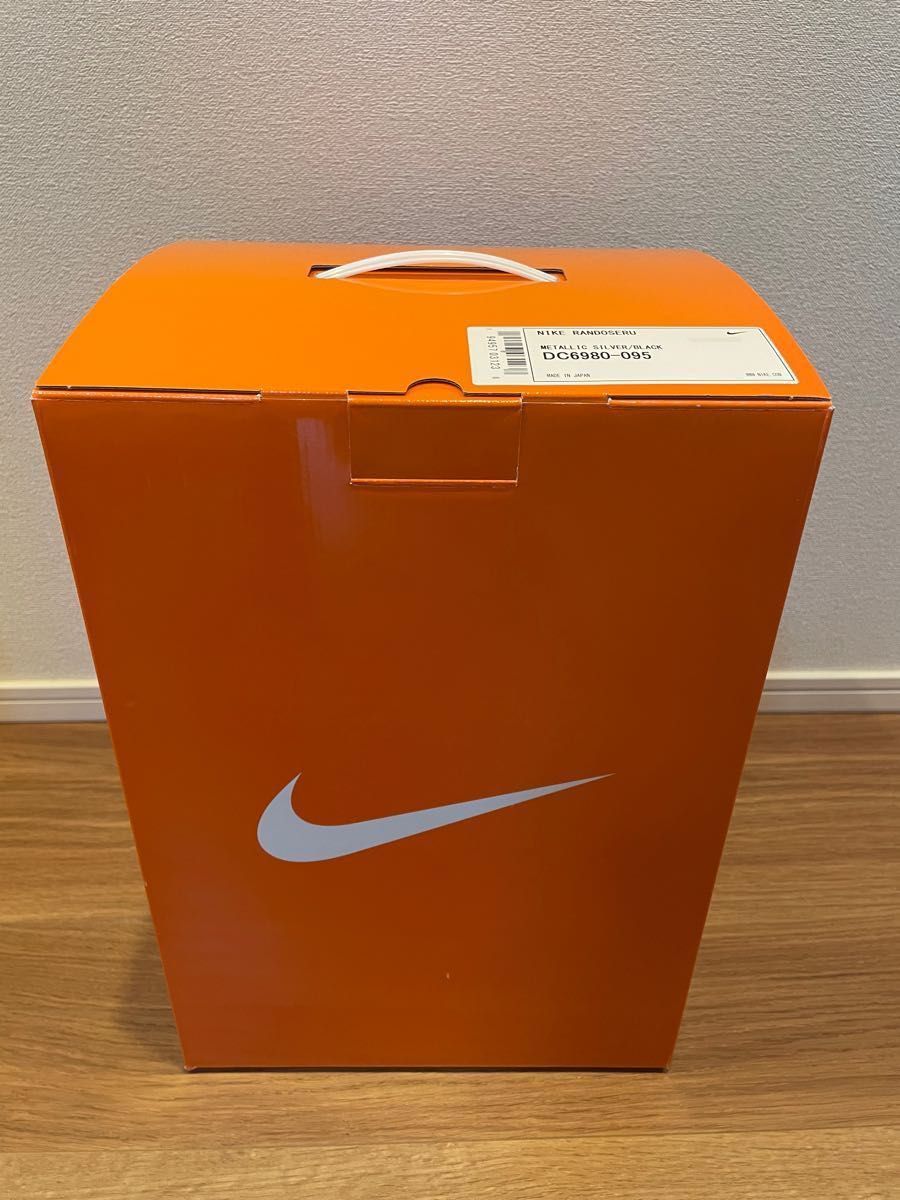 最終値下げ 早い者勝ちです 新品 箱付き ナイキ NIKE 完売品 最終値下げ 早い者勝ちです 新品 箱付き ナイキ NIKE 完売品