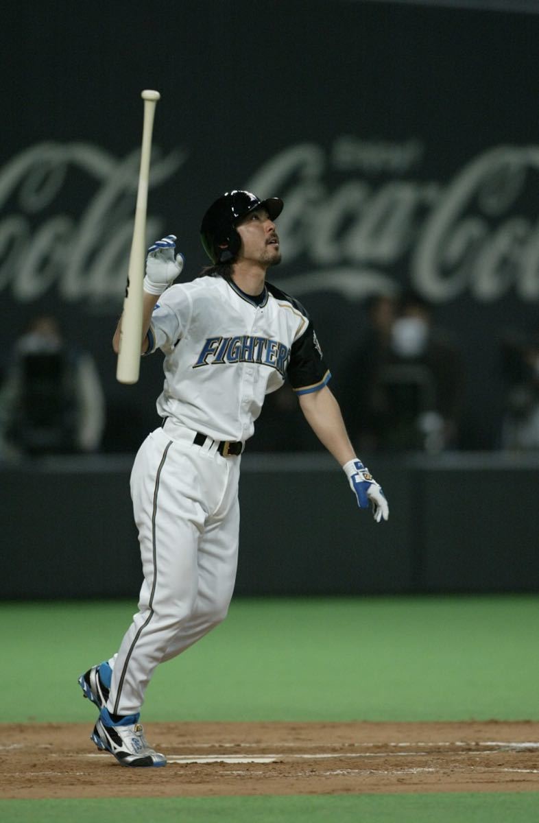 送料無料 即決 北海道日本ハムファイターズ 小笠原道大選手 送料無料 即決 北海道日本ハムファイターズ 小笠原道大選手