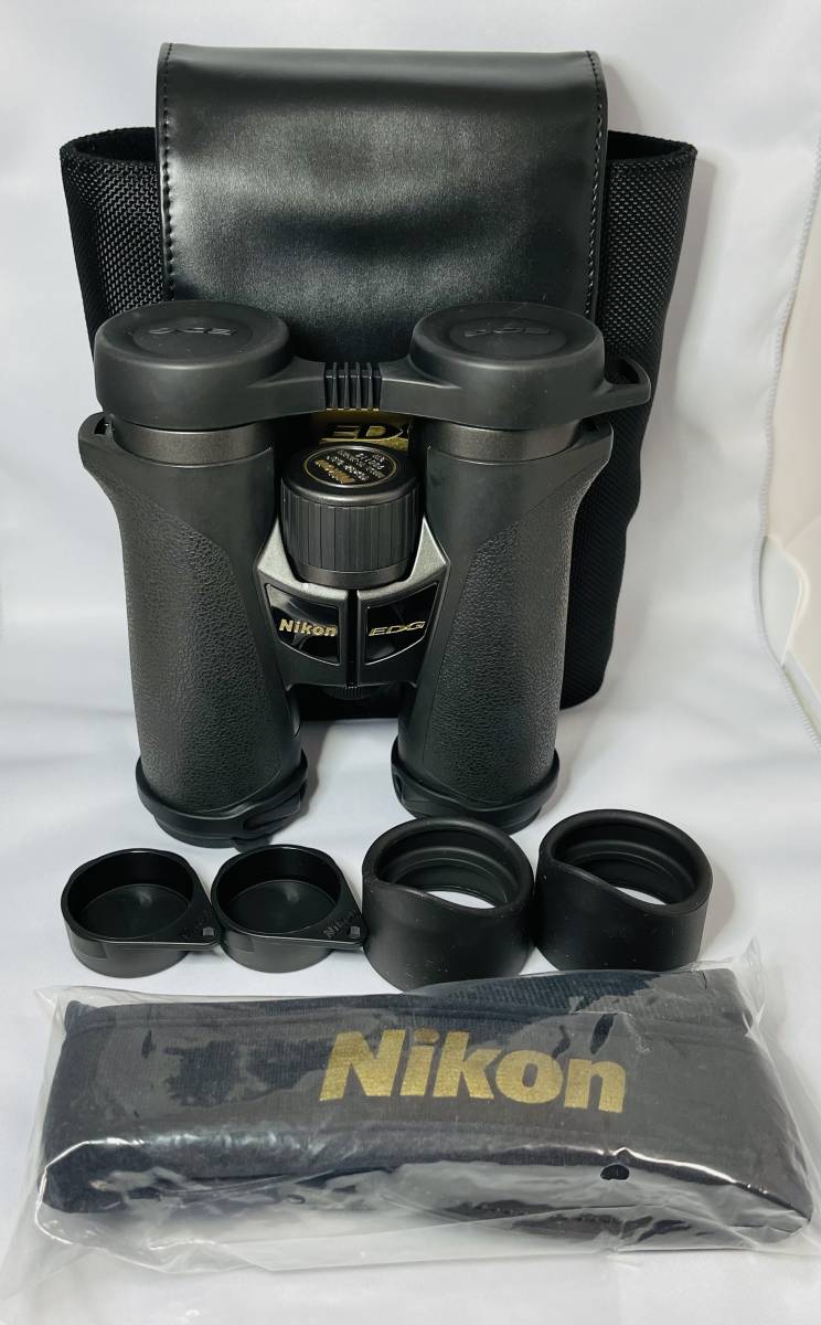 レア美品！ Nikon EDG 10 x 32 EDG　双眼鏡　(ブラック) 修理点検済み品！_画像1