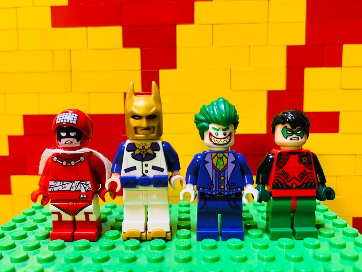 お値下げ/ LEGO / 正規品 / バットマンシリーズ ミニフィグ 4体セット ジョーカー カレンダーマン ロビン