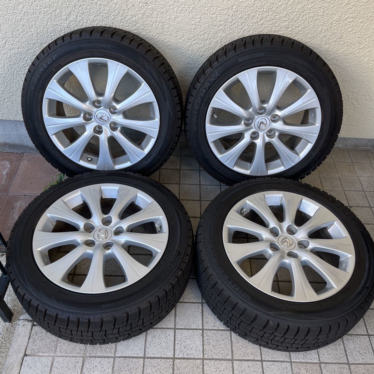 バリ溝レクサスGS 純正ホイール225/50R17 DUNLOP WINTER MAXX 17×7.5J