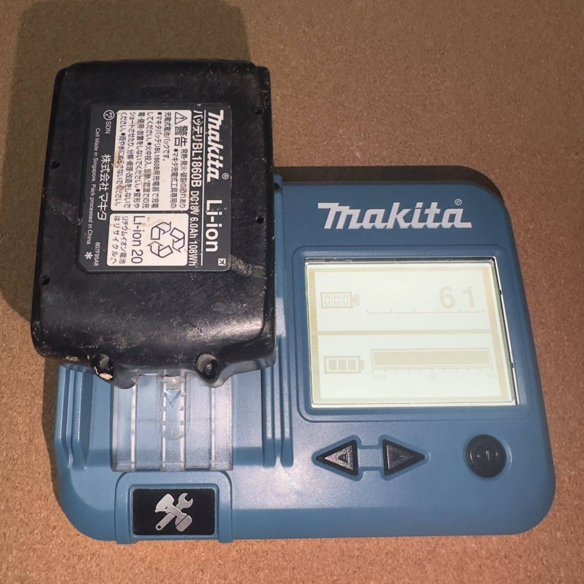中古品】makita 18V 6.0Ah リチウムイオンバッテリBL1860B 充電回数61