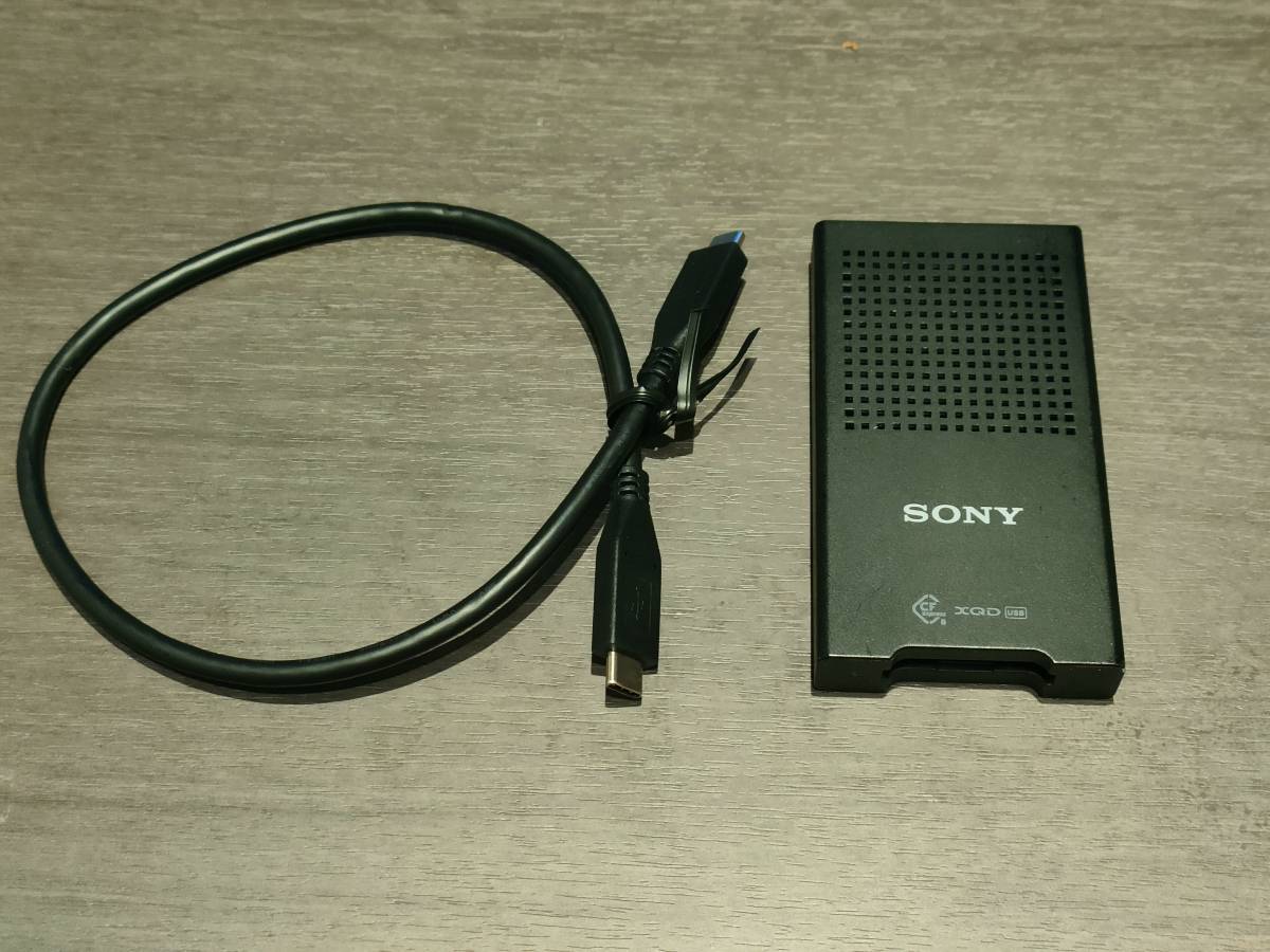 有名なブランド 【SONY製】CFexpress XQDカードリーダー（MRW-G1） USB