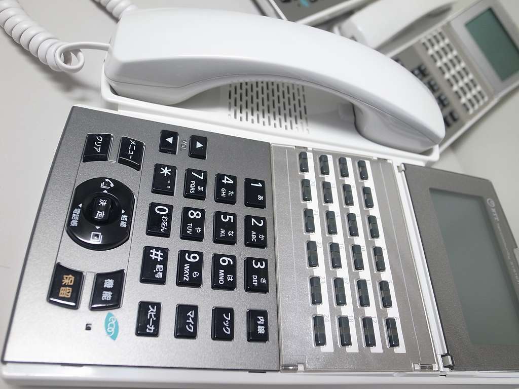 ■【☆IP☆】　NTT αNXII　24ボタンIP電話機　【NX2-[24]IPTEL-[1][W]】　3台　(9)■