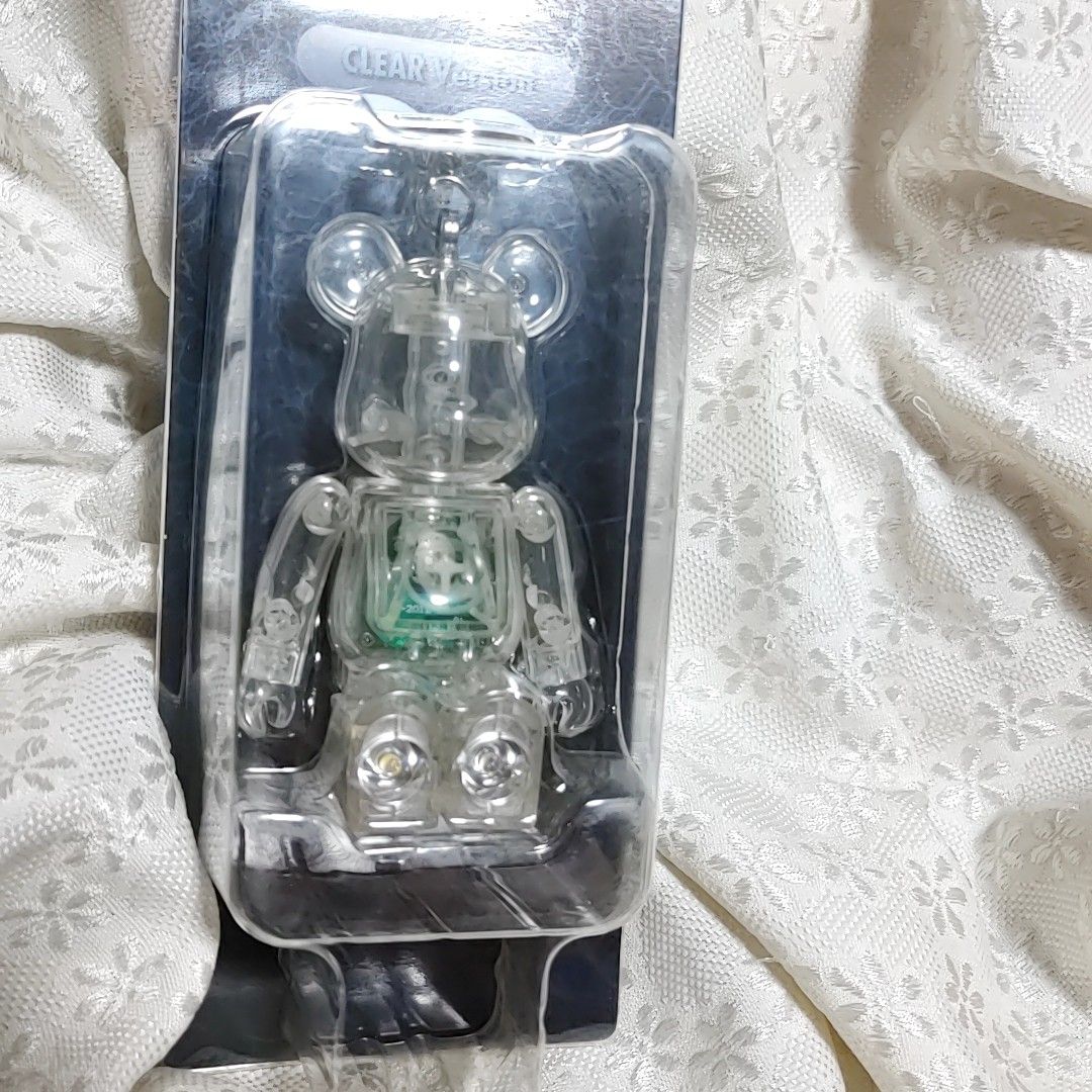 ベアブリック　クリア　キーホルダー　BE@RBRICK　ライト　新品未開封