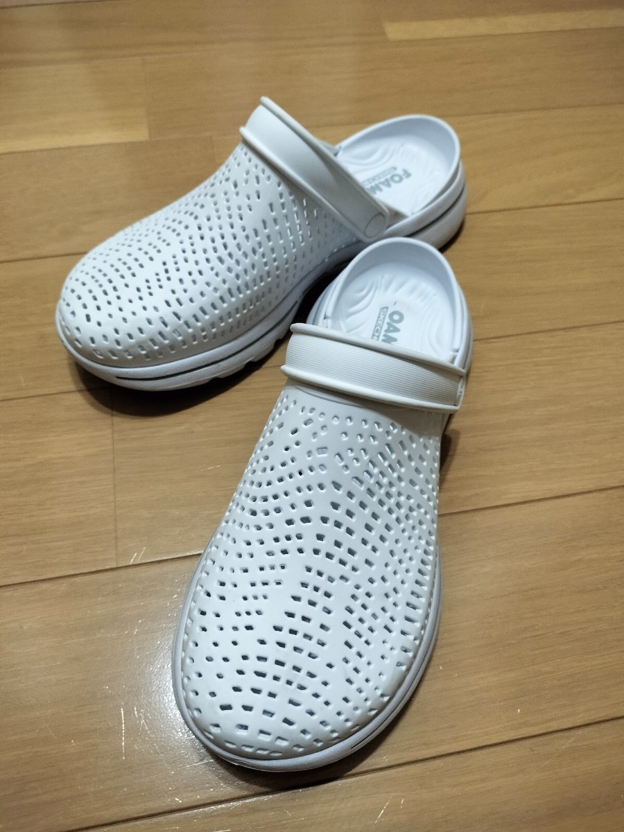 SKECHERS スケッチャーズ FOAMIES 軽量 サンダル ホワイト 白 25.0㎝_画像1