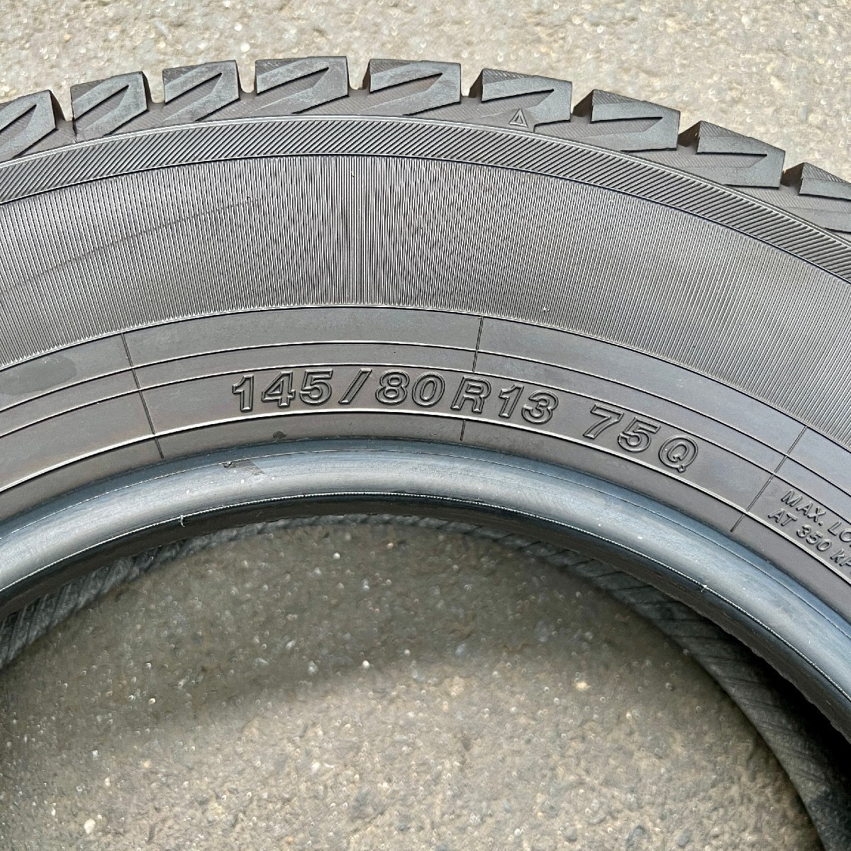 スタッドレスタイヤ2本セット　YOKOHAMA PRACTIVA ICE BP02(ヨコハマ プラクティバ アイス)　145/80R13　2022年製　3/5ミリ_画像9