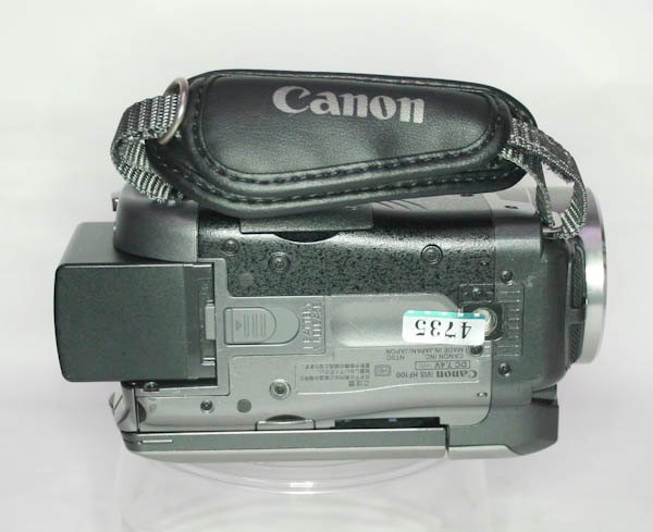 #G4735 Canon digital video ivis HF100#