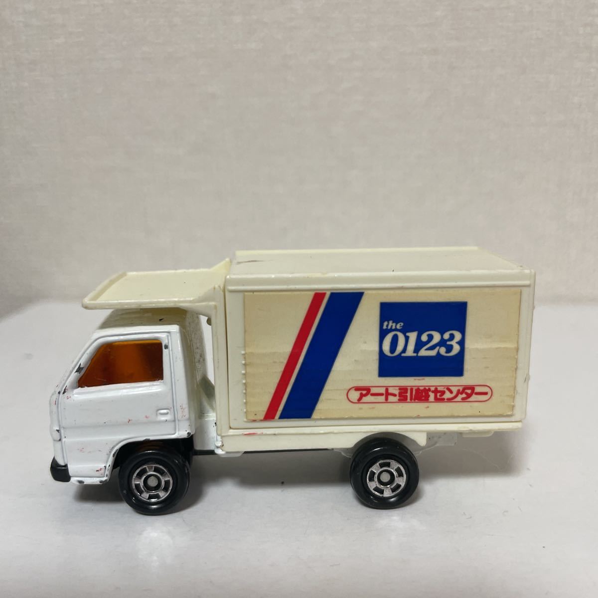 ☆トミカ No.32 いすゞ エルフ 引越トラック アート引越センター ☆ ISUZU ELF POWER CONTAINER ☆ 中国製 外箱なし 絶版 中古_画像5