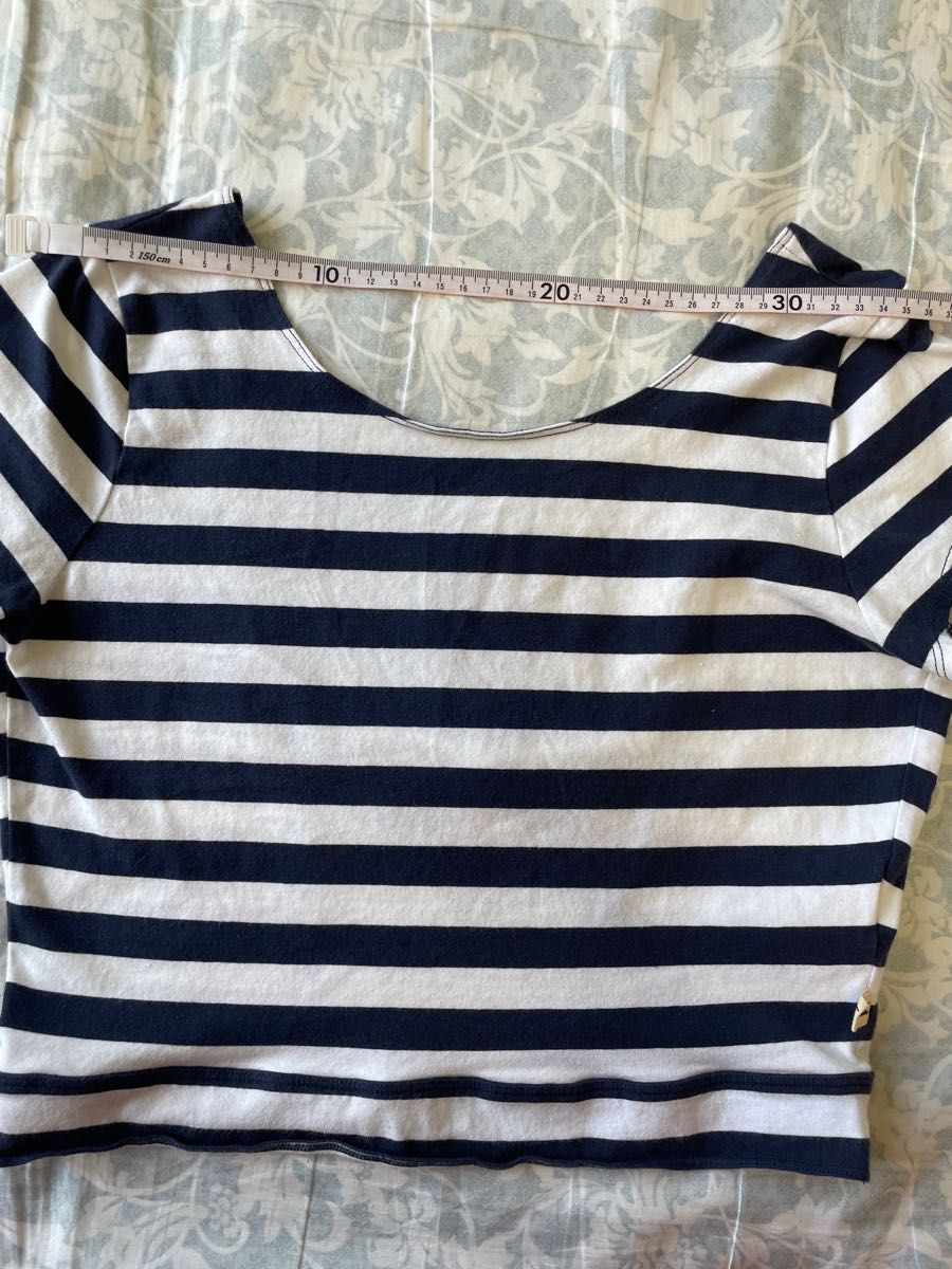 HOLLISTER／ホリスターＬサイズ★バックオープン ショート丈ボーダーＴシャツ