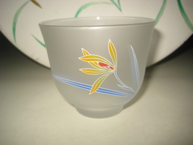 香蘭社 蘭 グラス 5客 セット　5色 スリガラス　茶 デザート 多様 カップ　箱付_画像3