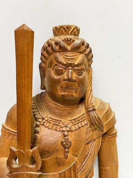 珠虹作 白檀不動明王像 共箱入 運賃着払 0804V3G 珠虹作 白檀不動明王像 共箱入 運賃着払 0804V3G