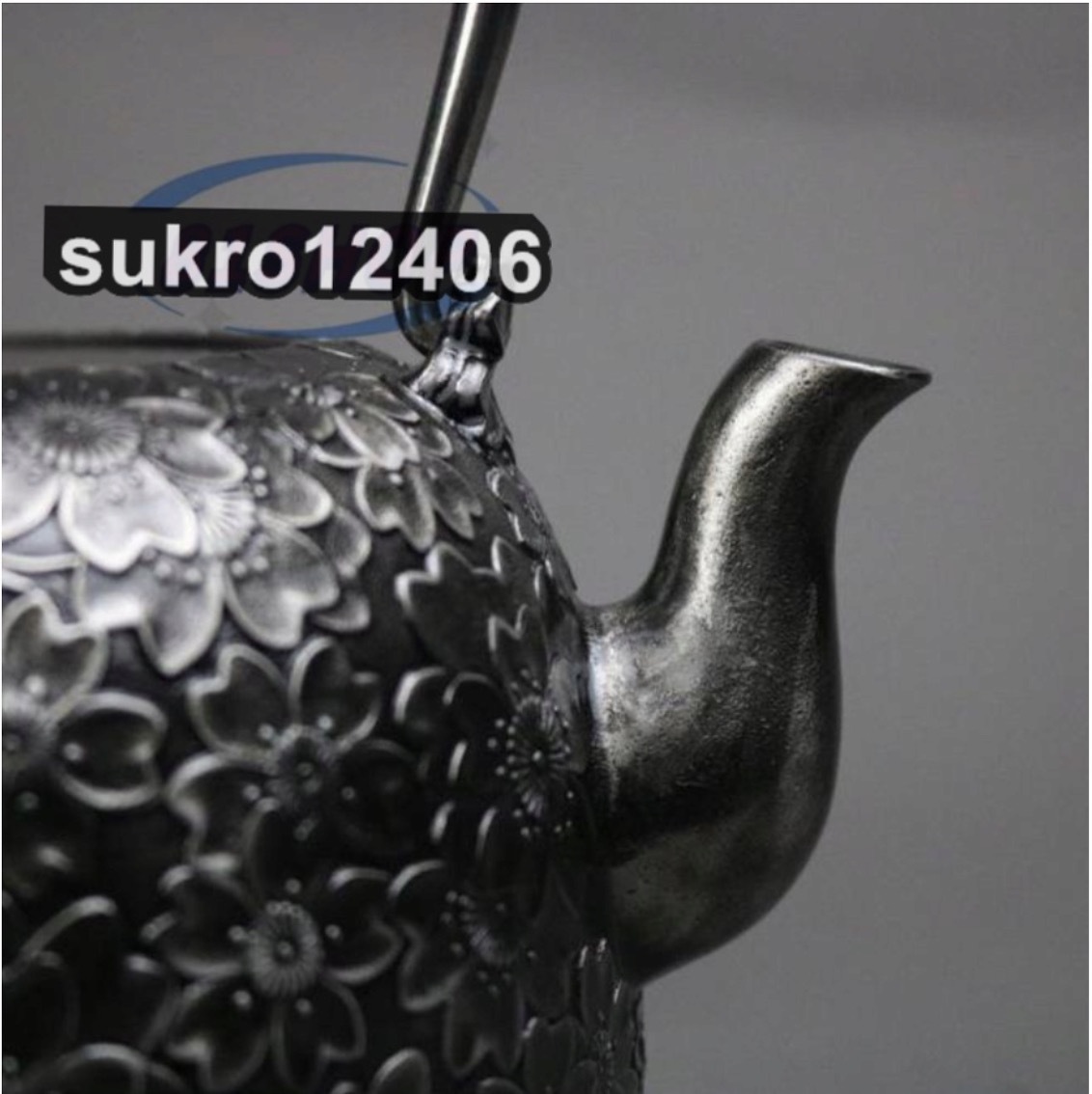 1200ML 老鉄瓶 砂鉄製 提梁壺 手作りコーティングなしお茶セット やかんを沸かす　小さなストレートポット_画像5