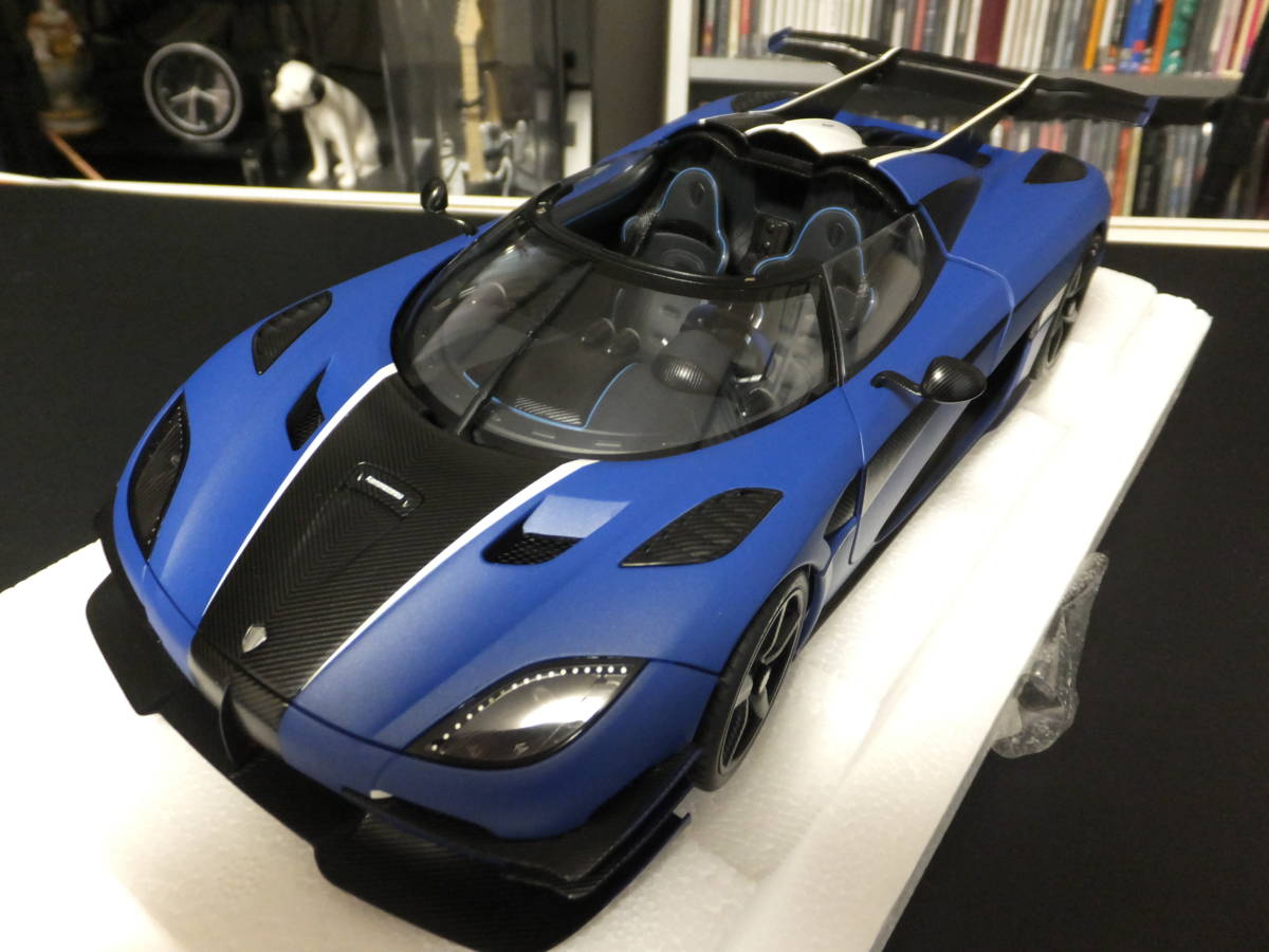 AUTOart 1/18 KOENIGSEGG One:1 (MATT IMPERIAL BLUE /CARBON BLACK